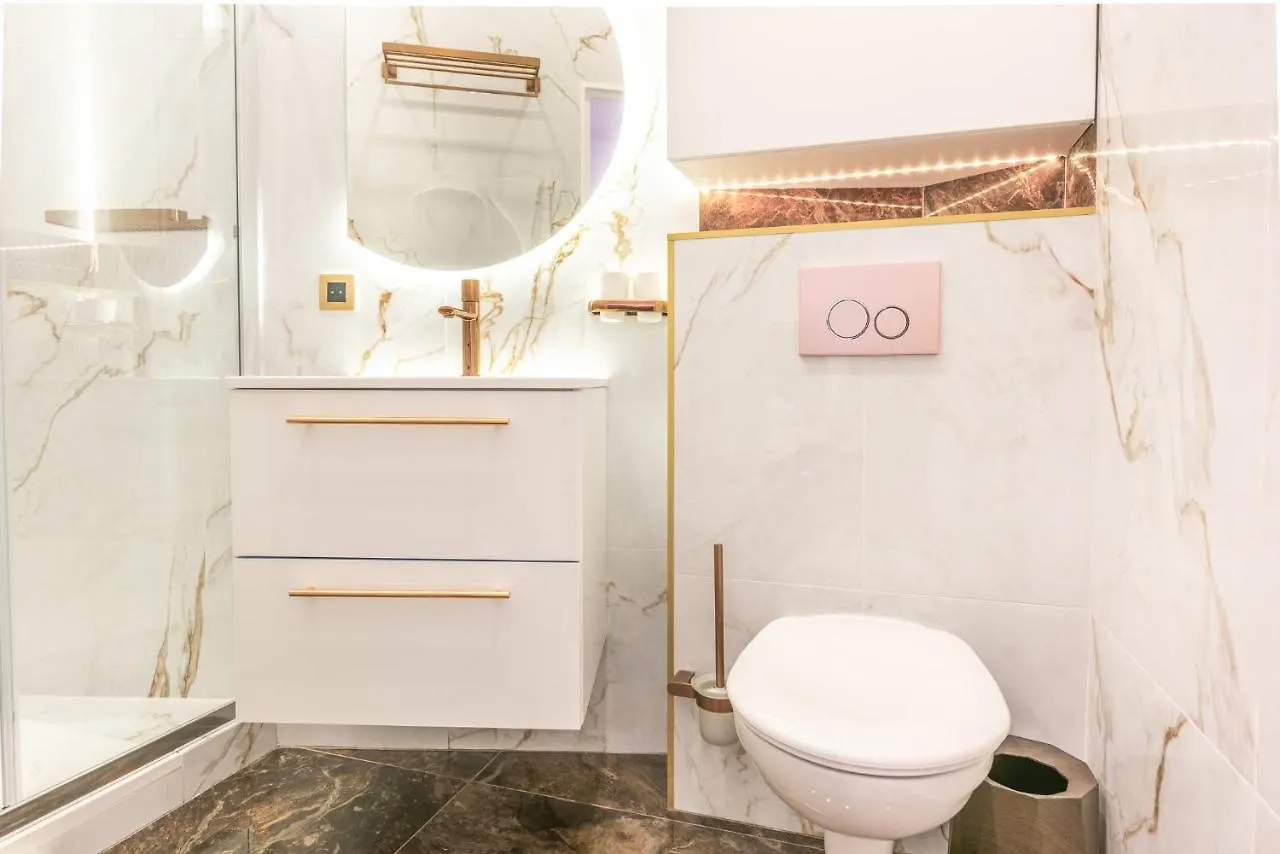 아파트 Charming And Cosy For 4 Guests *